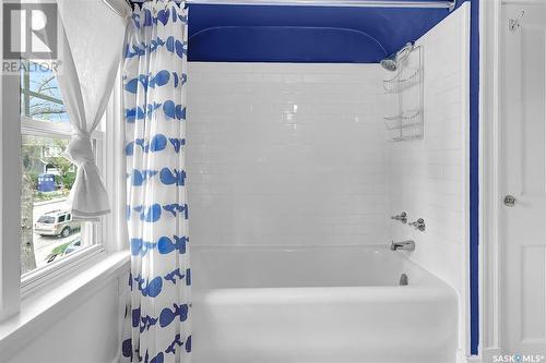 441 Leopold Crescent, Regina, SK - Indoor Photo Showing Bathroom
