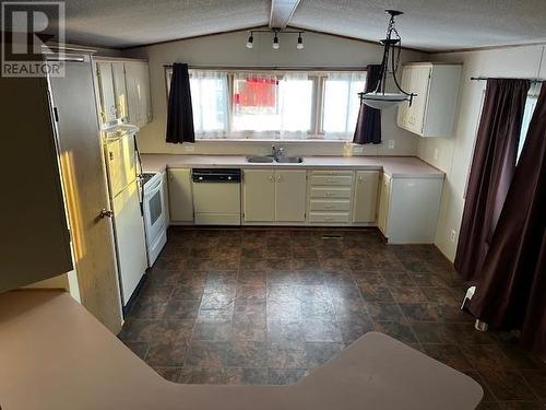 Tw-3 7817 S 97 Highway, Prince George, BC - Indoor Photo Showing Kitchen With Double Sink