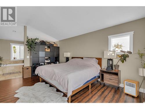 1185 Sunnyside Road, West Kelowna, BC - Indoor Photo Showing Bedroom