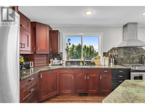 1185 Sunnyside Road, West Kelowna, BC - Indoor Photo Showing Kitchen