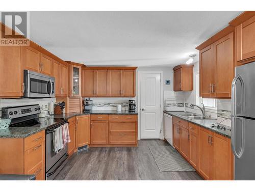 1185 Sunnyside Road, West Kelowna, BC - Indoor Photo Showing Kitchen With Double Sink