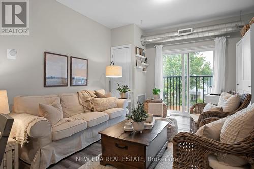 309 - 501 Frontenac Street, Kingston, ON - Indoor Photo Showing Living Room