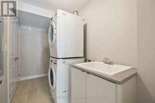 49 Montrose Boulevard, Bradford West Gwillimbury, ON - Indoor Photo Showing Laundry Room