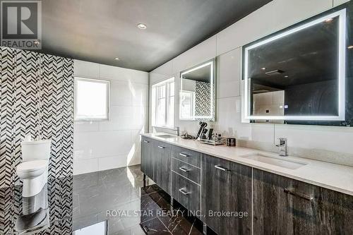 1409 Lormel Gate Avenue, Innisfil, ON - Indoor Photo Showing Bathroom