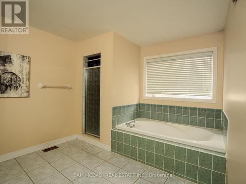 4903 Sebastian Drive, Mississauga, ON - Indoor Photo Showing Bathroom
