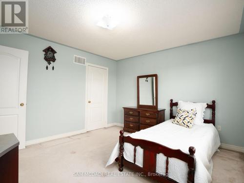 4903 Sebastian Drive, Mississauga, ON - Indoor Photo Showing Bedroom