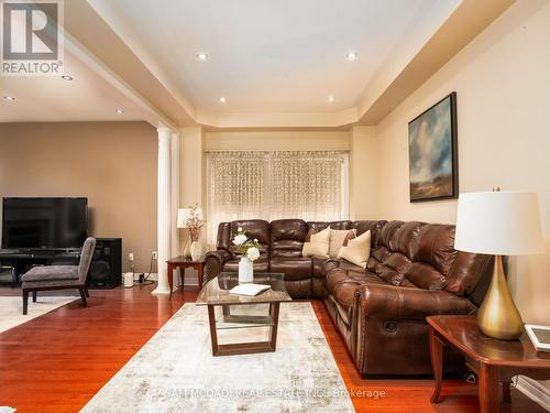 4903 Sebastian Drive, Mississauga, ON - Indoor Photo Showing Living Room