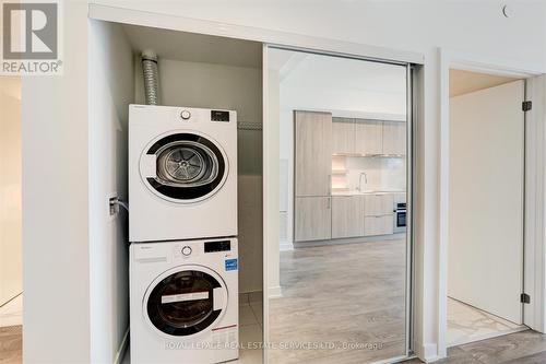 417 - 28 Ann Street, Mississauga, ON - Indoor Photo Showing Laundry Room