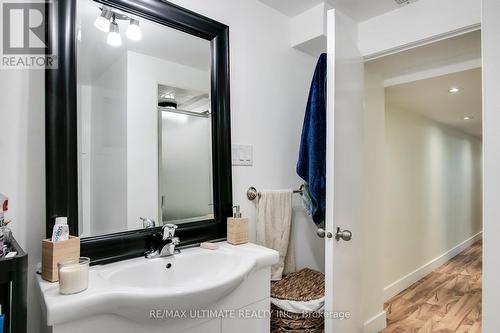 178 Rosemount Avenue, Toronto, ON - Indoor Photo Showing Bathroom