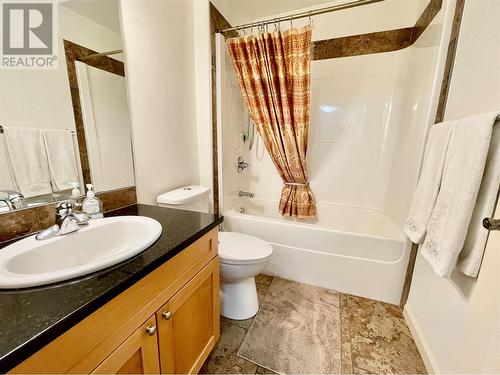 1130 Riverside Avenue Unit# 8, Sicamous, BC - Indoor Photo Showing Bathroom