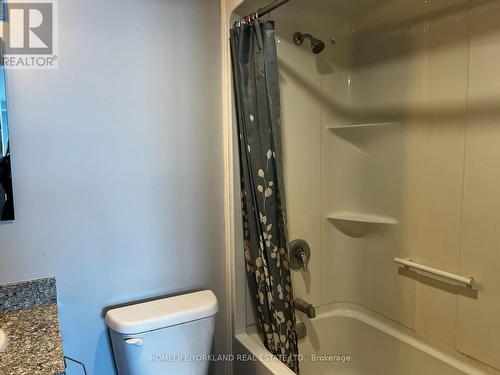G307 - 275 Larch Street, Waterloo, ON - Indoor Photo Showing Bathroom