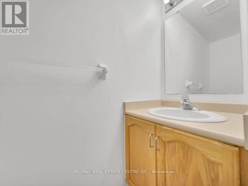 168 Windflower Drive, Kitchener, ON - Indoor Photo Showing Bathroom