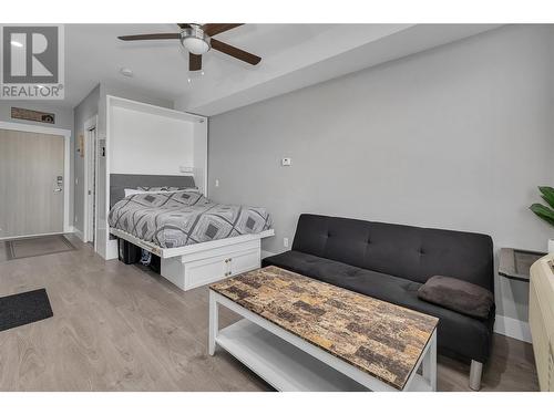 925 Leon Avenue Unit# 441, Kelowna, BC - Indoor Photo Showing Bedroom