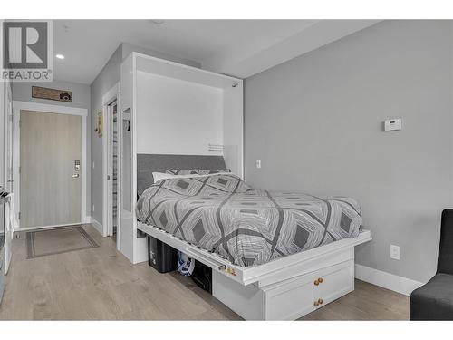 925 Leon Avenue Unit# 441, Kelowna, BC - Indoor Photo Showing Bedroom