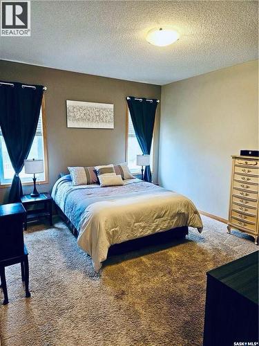 10 Manor Bay, Carlyle, SK - Indoor Photo Showing Bedroom