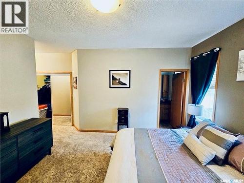 10 Manor Bay, Carlyle, SK - Indoor Photo Showing Bedroom