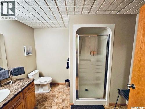 10 Manor Bay, Carlyle, SK - Indoor Photo Showing Bathroom