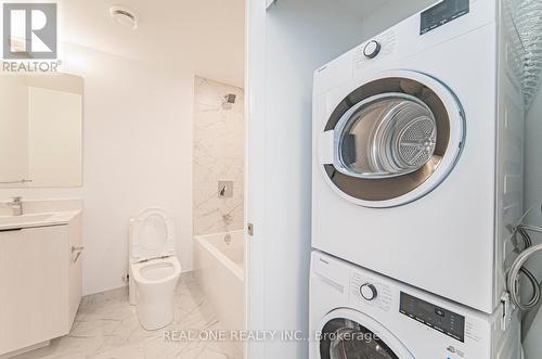 2105 - 82 Dalhousie Street, Toronto, ON - Indoor Photo Showing Laundry Room