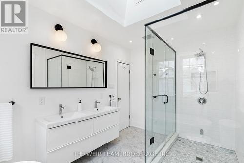 25 Oak Park Avenue, Toronto, ON - Indoor Photo Showing Bathroom