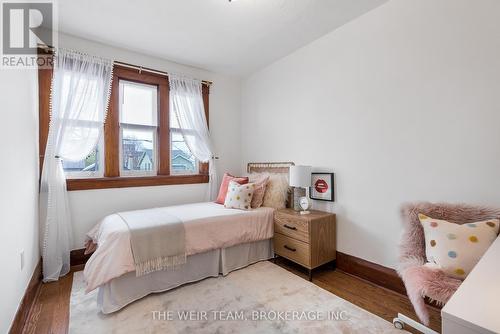 25 Oak Park Avenue, Toronto, ON - Indoor Photo Showing Bedroom