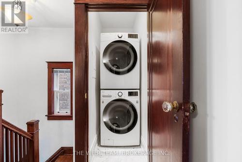 25 Oak Park Avenue, Toronto, ON - Indoor Photo Showing Laundry Room