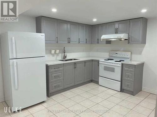 91 William Honey Crescent, Markham, ON - Indoor Photo Showing Kitchen With Double Sink