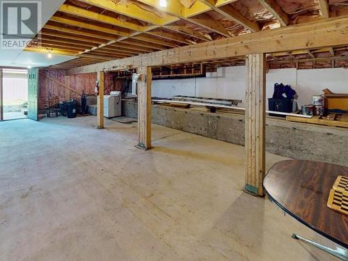 2847 Brian'S Way, Savary Island, BC - Indoor Photo Showing Basement