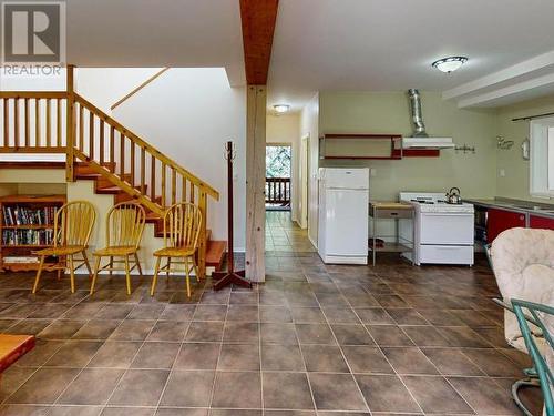 2847 Brian'S Way, Savary Island, BC - Indoor Photo Showing Other Room