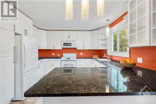 31 Herriott Street, Carleton Place, ON - Indoor Photo Showing Kitchen