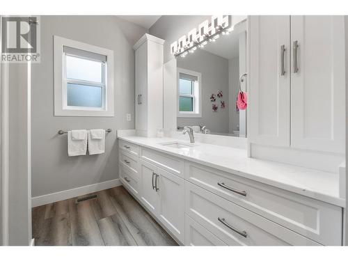 3357 Ironwood Drive, West Kelowna, BC - Indoor Photo Showing Bathroom
