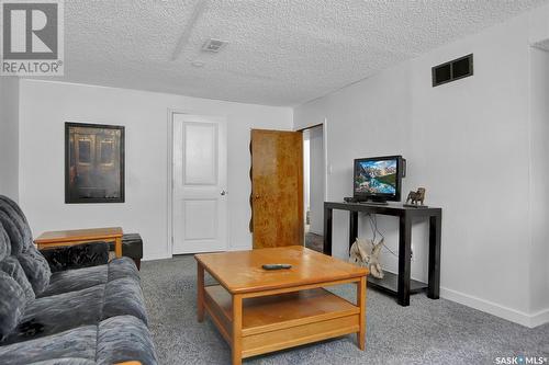 2728 Montreal Crescent, Regina, SK - Indoor Photo Showing Living Room