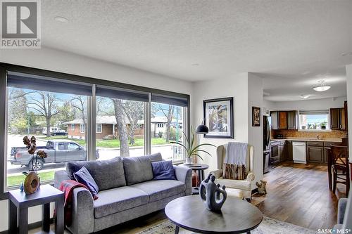 2728 Montreal Crescent, Regina, SK - Indoor Photo Showing Living Room
