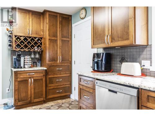 8758 Holding Road Unit# 17, Adams Lake, BC - Indoor Photo Showing Kitchen