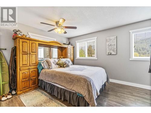 8758 Holding Road Unit# 17, Adams Lake, BC - Indoor Photo Showing Bedroom