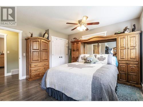 8758 Holding Road Unit# 17, Adams Lake, BC - Indoor Photo Showing Bedroom