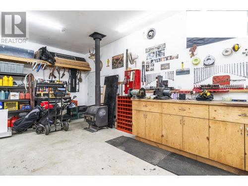 8758 Holding Road Unit# 17, Adams Lake, BC - Indoor Photo Showing Garage