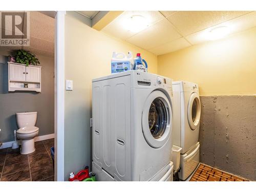 8758 Holding Road Unit# 17, Adams Lake, BC - Indoor Photo Showing Laundry Room