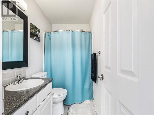 99 Elk Street, Vernon, BC - Indoor Photo Showing Bathroom