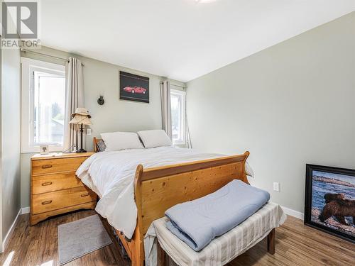 99 Elk Street, Vernon, BC - Indoor Photo Showing Bedroom
