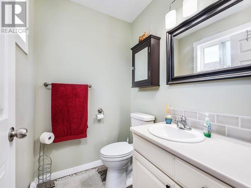 99 Elk Street, Vernon, BC - Indoor Photo Showing Bathroom