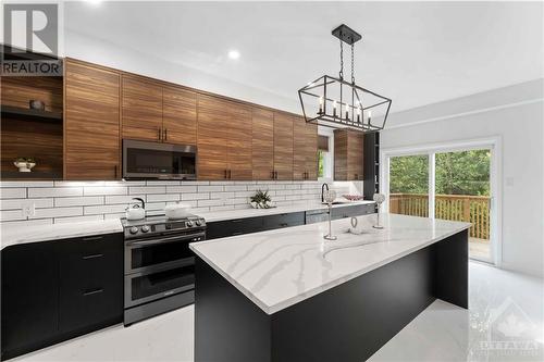 Kitchen - 197 Goldridge Drive, Ottawa, ON - Indoor Photo Showing Kitchen With Upgraded Kitchen