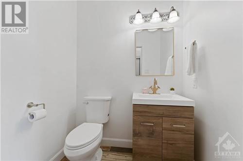 half Bath - 197 Goldridge Drive, Ottawa, ON - Indoor Photo Showing Bathroom