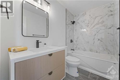 Full Bathroom - 197 Goldridge Drive, Ottawa, ON - Indoor Photo Showing Bathroom