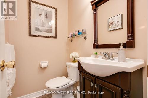 639 Caledonia Road, Toronto, ON - Indoor Photo Showing Bathroom