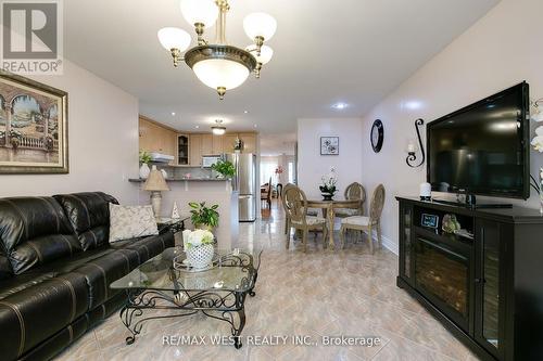 639 Caledonia Road, Toronto, ON - Indoor Photo Showing Living Room