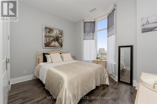 Ph11 - 10101 Yonge Street, Richmond Hill, ON - Indoor Photo Showing Bedroom