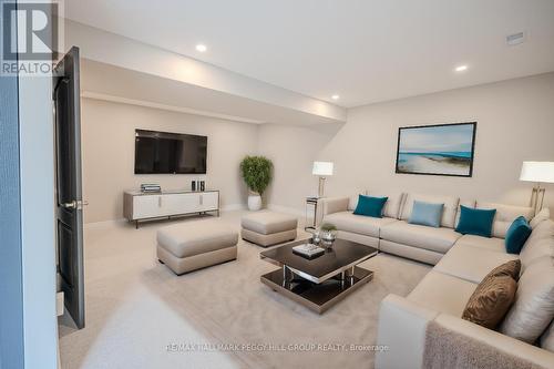 27 White Oaks Road, Barrie, ON - Indoor Photo Showing Living Room