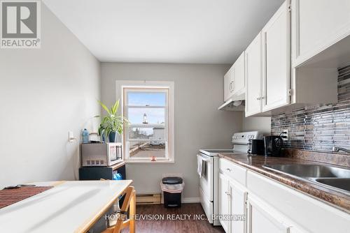 78 Front Street S, Orillia, ON - Indoor Photo Showing Kitchen With Double Sink