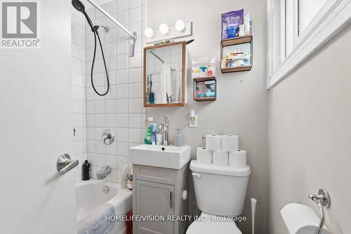 78 Front Street S, Orillia, ON - Indoor Photo Showing Bathroom