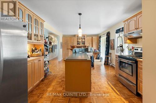109 Prinyers Cove Crescent, Prince Edward County, ON - Indoor Photo Showing Kitchen
